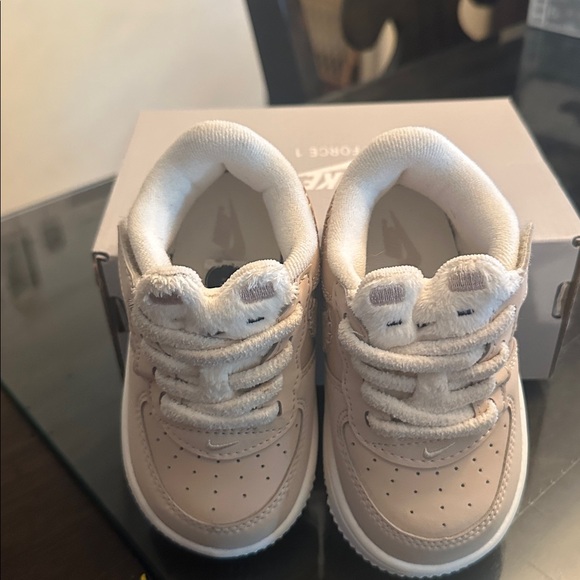 Nike Force 1 Low Easyon SE 1 Sneakers - Picture 3 of 5